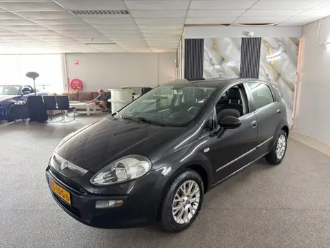 Fiat Punto Evo 1.4 Dynamic Apk Nieuw,Airco,Cruise control,N.A.P,Bluetooth,Lm velgen,2 sleutels+boekj