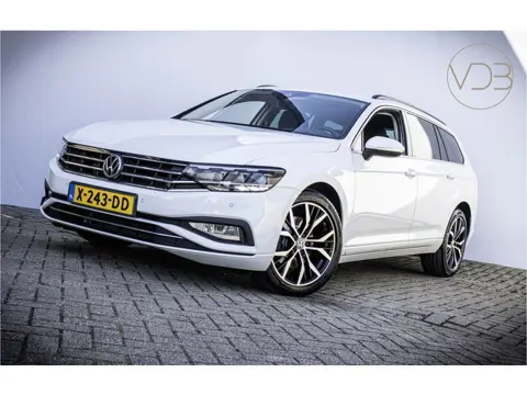 Volkswagen Passat Variant 1.5 TSI Facelift Business AUT TREKHAAK