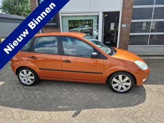 Ford Fiesta 1.3i "Futura" 5 Deurs - Trekhaak - Airco - Apk 20-06-2027 !!!