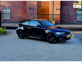 BMW 1-serie 118i Business Line / Airco / Nap / Camera / Nieuwe Apk