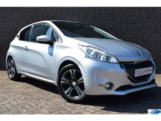 Peugeot 208 1.2 VTi Envy Cruise Control, PDC, Clima
