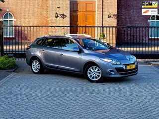 Renault Mégane Estate 2.0 Privilége / Automaat / Leer / Airco / Navi / Dealer onderhuden / Cruise