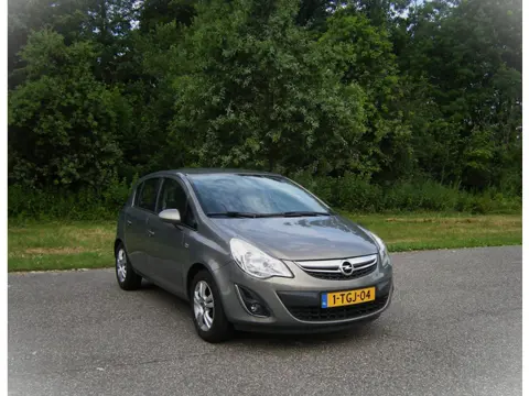 Opel Corsa 1.2-16V Anniversary Edition 5 Drs . Airco . Cruiscontrol . LMV . enz