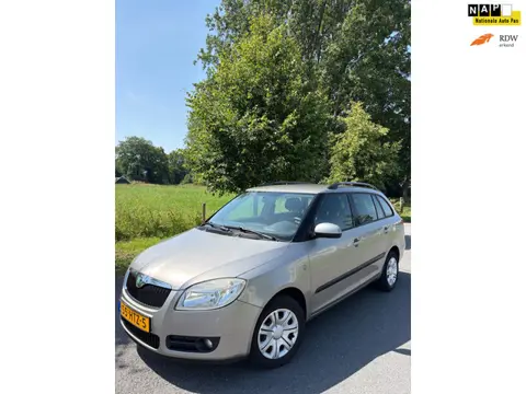 Skoda Fabia Combi 1.4-16V Ambiente Nieuwe koppeling.