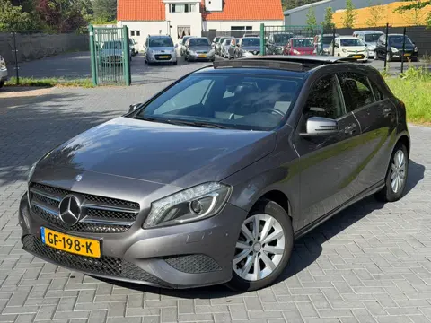 Mercedes-Benz A-klasse 180 Ambition/Automaat/Pano/Clima/Cruise/PDC/LMV