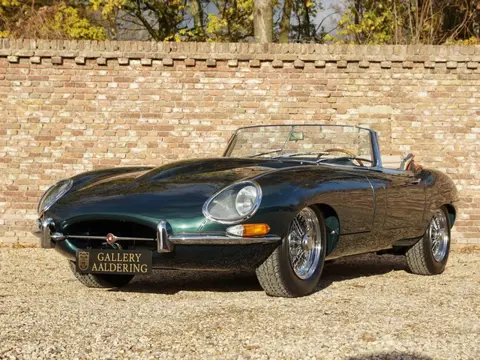 Jaguar E-Type Series 1 4.2 Roadster TOP quality example, "Nut and Bolt" restored, Accompanied by Jag
