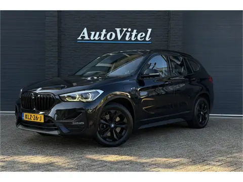 BMW X1 xDrive25e | Camera | Head-Up | Adaptive LED | Groot NAVI | PDC V & A