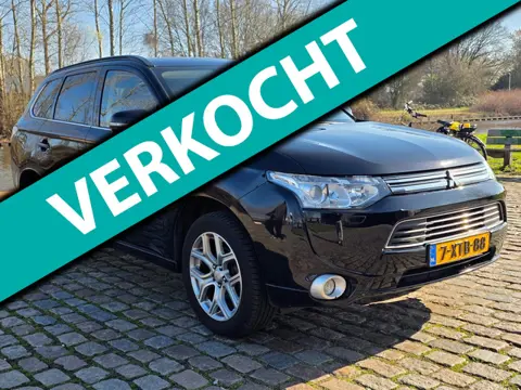Mitsubishi Outlander 2.0 PHEV Executive Edition Automaat achteruit camera navigatie cruis control ai