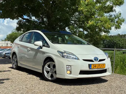 Toyota Prius 1.8 Dynamic | Solar roof + Pano + Xenon + Navi + Clima + Cruise nu €4.975,-!!