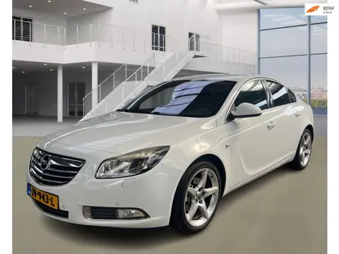 Opel Insignia 2.0 T Cosmo 4x4 NAVI PSENSOR LEDER CRUISE 2 X SLEUTELS