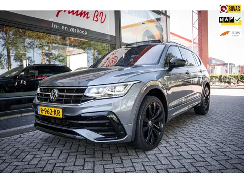 Volkswagen Tiguan Allspace 1.5 TSI R-Line Business+ | 7 persoons | Panoramadak | Leder | Trekhaak | 