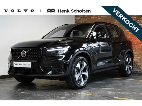 Volvo XC40 B4 Plus Dark | Trekhaak Semi-elektrisch | Adaptieve Cruise Control | Pilot Assist | Verwa