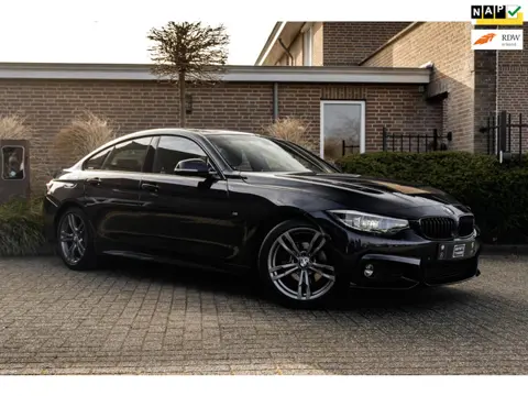 BMW 4-serie Gran Coupé 418i Executive Edition 136 PK | M-Pakket | Carbon Zwart | Schuifdak | Camera 