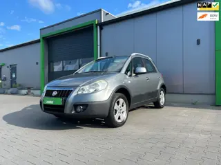 Fiat Sedici 1.6-16V Emotion 4X4 in zeer nette staat.| Airco| Elec. ramen| Nieuwe APK | Trekhaak|