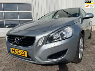 Volvo V60 2.4 D6 AWD Plug-In Hybrid Pure Limited - Start niet - Bak defect - Schade