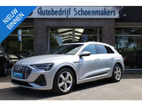 Audi e-tron 55 quattro S Edition 95 kWh PANO B&O TREKHAAK-AFN SPORTSTUUR LUCHTVERING VIRTUAL MEMORY 