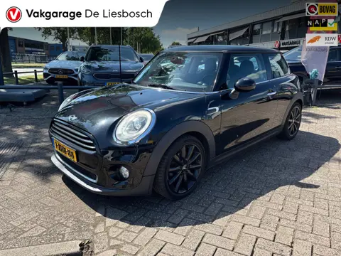 Mini 3-Deurs 1.5 Cooper First Born Edition / navi / cruisc / pdc / media / boeken