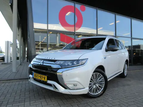 Mitsubishi Outlander 2.4 PHEV Instyle | 4WD | AUTOMAAT | 240 PK |