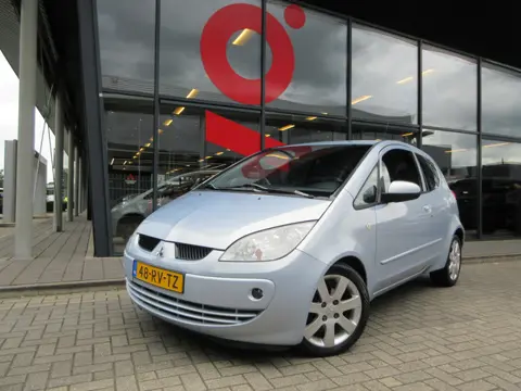 Mitsubishi Colt 1.3 Instyle | LEDER | AIRCO | TREKHAAK | VIERSEIZOENEN BANDEN |