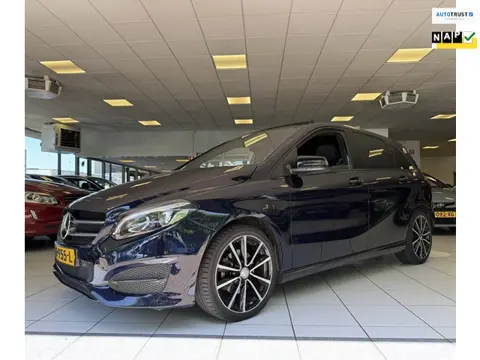 Mercedes-Benz B-klasse 180 Ambition/Panoramadak/Automaat/Trekhaak/NAP/Cruise/Navi/Bluetooth