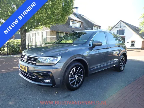Volkswagen Tiguan 1.5 TSI ACT R-LINE CARPLAY / ACC / VIRTUAL-DISPLAY / KEYLESS