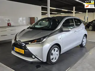 Toyota Aygo 1.0 VVT-i x-play/AIRCO/CAMERA/HISTORIE/N.A.P/