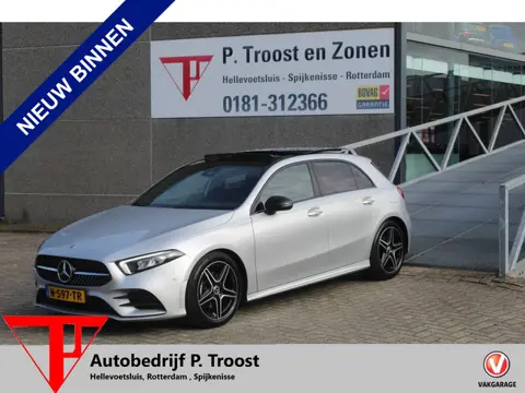 Mercedes-Benz A-Klasse 180 AMG Night pakket Panoramadak/Stoelverwarming/Sfeerverlichting/DAB/Achteru