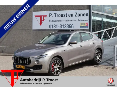 Maserati Levante 3.0 V6 S AWD Panoramadak/Nederlandse auto/Achteruitrijcamera/Harman kardon/Elektris