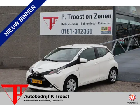 Toyota Aygo 1.0 VVT-i x-play Achteruitrijcamera/App connect/Airco/Orig. NL auto/Begrenzer