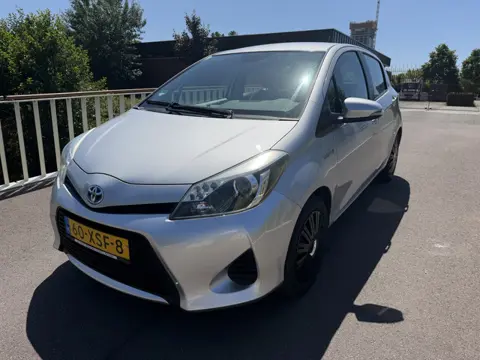 Toyota Yaris 1.5 Full Hybrid Aspiration (bj 2012)