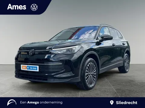 Volkswagen Tiguan 1.5 eHybrid 204pk DSG Life Edition | Trekhaak | Design pakket 'Dark' | Verwarmbare