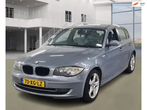 BMW 1-serie 118i High Executive NAVI PSENSOR LEDER CRUISE TREKHAAK 2 X SLEUTELS