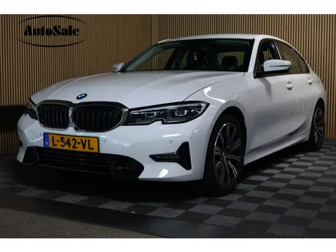 BMW 3 Serie 318i Business Edition AVM SPORTLEDER NAVI CARPLAY DIGI DASH '21