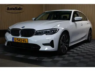 BMW 3 Serie 318i Business Edition AVM SPORTLEDER NAVI CARPLAY DIGI DASH '21