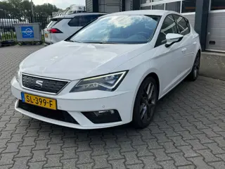 Seat Leon 1.0 TSI DSG Style Business Intense Apple Carplay | Navigatie | Cruise co