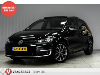 Volkswagen Golf 1.4 TSI GTE/ Automaat!/ Schuif-Kantel Dak/ Trekhaak/ Zwarte Hemel/ Sportstoelen/ LED