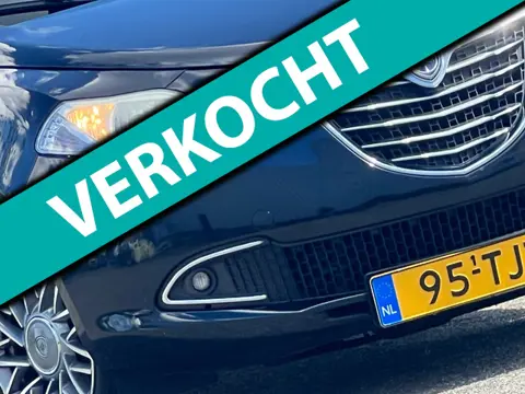 Lancia Ypsilon 0.9 TwinAir Platinum | Nero Vulcano | Airco/LMV/Blue&Me/PDC - Lekker fris!