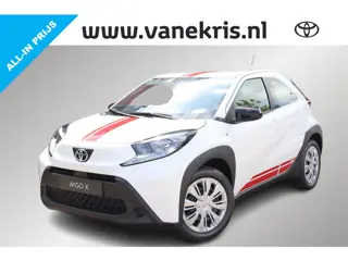 Toyota Aygo X 1.0 VVT-i Play , Rode accenten, Camera, Adaptieve Cruise, Apple & Android auto Demo Vo