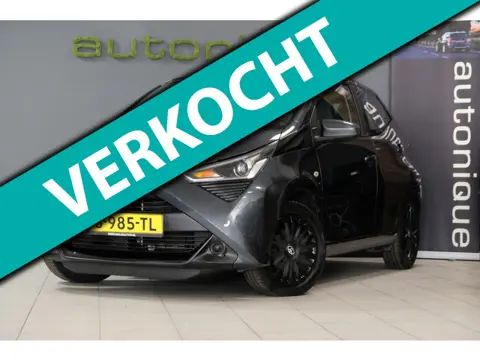 Toyota Aygo 1.0 VVT-i *Achteruitrijcamera* 85dkm APK 01-2027 Airco/Cruise