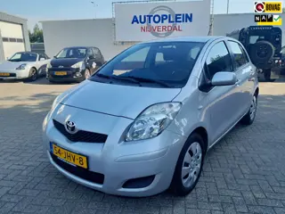 Toyota Yaris 1.3 VVTi Aspiration zuinige maar ook pittige auto met 6 versnellingen