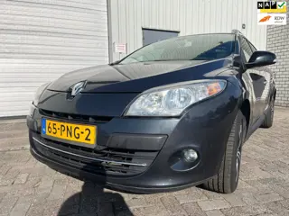 Renault Mégane Estate 1.4 TCe Bose - Motor rookt - 3 cilinders - Motor schade - Schade