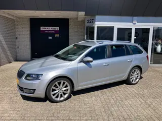 Skoda Octavia Combi 1.6 TDI Greentech Style Business / NAVI / CLIMA / AUTOMATIC / EXPORT PRIJS / APK
