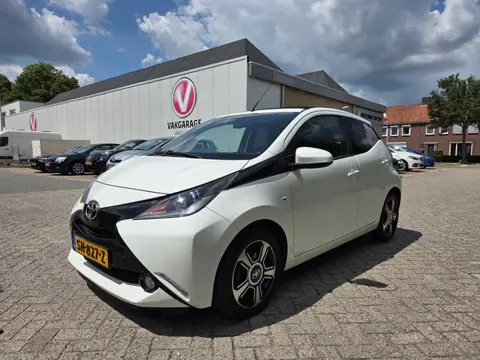 Toyota Aygo 1.0 VVT-i x-pose Automaat | Climate controle | Cabrio dak | Lm-velgen | Navigatie