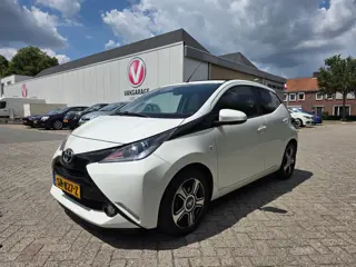 Toyota Aygo 1.0 VVT-i x-pose Automaat | Climate controle | Cabrio dak | Lm-velgen | Navigatie