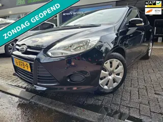Ford Focus 1.0 EcoBoost Trend | 2E EIGENAAR | 12MND GARANTIE | NAVI | AIRCO | PDC |