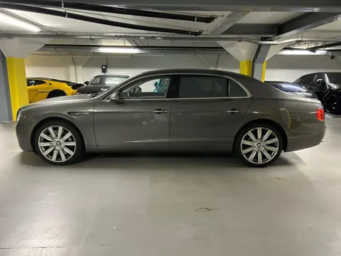 Bentley Flying Spur 6.0 W12 Apple Car Play Dealer Onderhouden