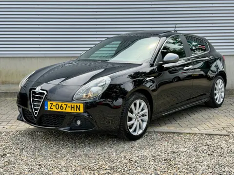 Alfa Romeo Giulietta 1.4 T Distinctive sport pack [ panodak,apple cp,cruise ]