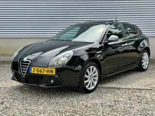 Alfa Romeo Giulietta 1.4 T Distinctive sport pack [ panodak,apple cp,cruise ]