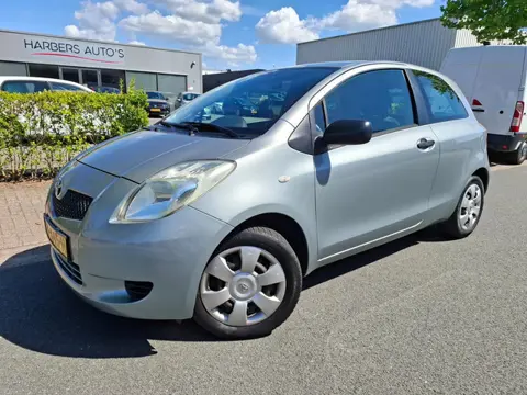 Toyota Yaris 1.0 VVTi AIRCO/TREKHAAK/NIEUWE APK!