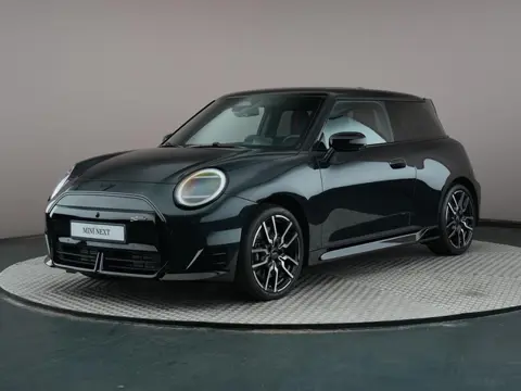MINI Electric Cooper SE John Cooper Works 54.2 kWh | Pakket L | Harman Kardon | 360 graden camera | 